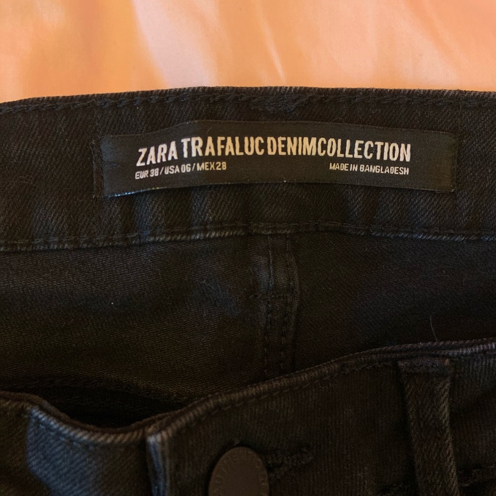 Zara black & white jeans with zip closure